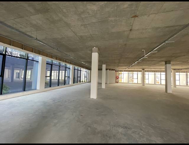2,173M² OFFICE TO LET IN BRYANSTON
